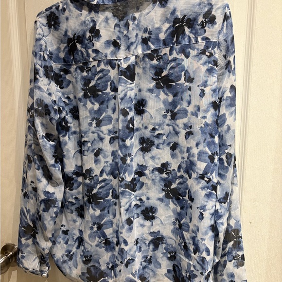 Floral Button-Up Blouse - Picture 2 of 2